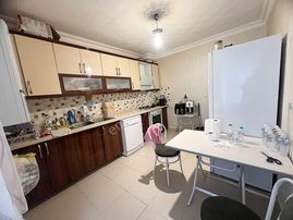 Cihandan Bağlumda Geniş- İskanlı- Asansörlü- Kök Tapu Arakat 3+1