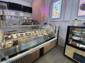 Turyap'tan Bostancı'da Ana Cadde Üzerinde Devren Faal İşletme