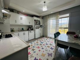 🏡 Göl-san Gayrimenkul’den 🏡 Yeşil Mah. 3+1 135 M2 Satılık Doğalgazlı Daire
