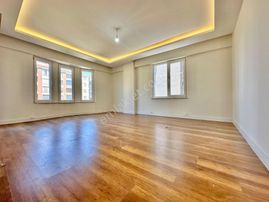 ꧁akçay Ay Emlaktan꧂altınkumda Türk Hamamlı Şık Tasarımlı Ebeveyn Banyolu Ön Cephe Satılık 3+1 Daire