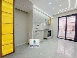 Denizden Akçayda Kordona 100 M Ön Cephe Arakat Lüks Satılık 3+1 Daire.