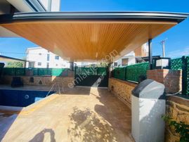 Didimde Satılık Müstakil Havuzlu Kış Bahçeli Geniş Varendalı Otoparklı Villa