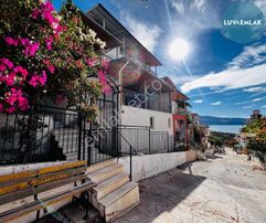 Didim Akbük'te Denize Sıfır Site İçerisinde Deniz Manzaralı Bahçeli 3+1 Yazlık