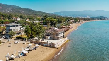 Seferihisar Ürkmezde Denize Sıfır Satılık Lüks Villa