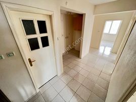 Yetkili Sezgin Emlaktan Arakat Ön Cephe Geniş Kullanım 3+1 Daire F