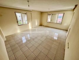 Yetkili Sezgin Emlaktan Arakat Ön Cephe Geniş Kullanım 3+1 Daire F