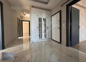 Rota Emlaktan Satılık 3+1 Site İçerisinde Park Cepeli