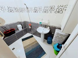 Atatürk Mah. 2+1 85m2 Satılık Kullanışlı 11m2 Hisseli Daire