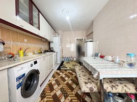 Kalcik Emlak'tan Azmi Hicret Camii Yakını Ara Katta Yaılı 3+1