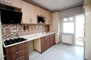 Emre Emlak'tan Selçuklu'da Katta ** Boş** 3+1 Satılık Daire