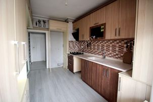 Emre Emlak'tan Selçuklu'da Katta ** Boş** 3+1 Satılık Daire