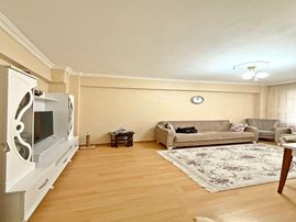 Metrobüse Yürüme Mesafesinde Geniş Kullanışlı 2+1 Yüksek Giriş