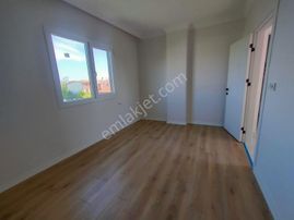 Kartallar'dan E5 E Yakın Büyük Bahçeli Teraslı Yazlık Villa