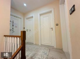 Zeray Güneşi Sitesinde Geniş Bahçeli 3+1 Köşe Bahçe Dubleksi