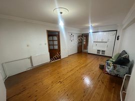 Mimar Sinan Caddesi'nde Kiralık 3+1 Daire