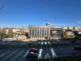 Şile Otoyolu Cepheli! Çekmeköy Mithatpaşa’da 200 M² Prestijli Kiralık Ofis