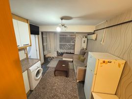 Pelitbağ'da 1+1 (faturalar Dahil) Ara Kat (balkonlu)