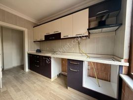 Pak Yapı'dan Fırsat 3+1 Satılık Daire Edremit Merkezde Doğalgazlı Kombili