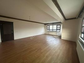 Alacaatlı Cad. 170 M², 4+1, 3 Balkonlu, Kiralık 1.kat (ara Kat)