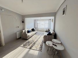 Bm Real Estate Kemerçeşme'de Satılık 2+1 Bahçeli Fırsat Daire