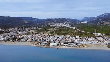 Gümüldür'de,deniz Mazaralı,2.100m2 Müstakil Mandalina Bahçesi