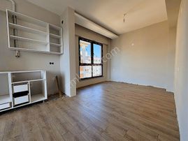 Cumhuriyet Mahallesi Final Okulları Mevkiinde Satılık 1+1 Daire