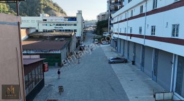 Mânâ İş Gayrimenkul Sanayi Sitesinde Kiralık Dükkan