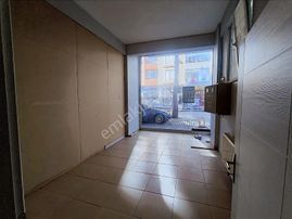 Edis Emlak'tan Kiralık Yakakent Merkezde 280 M2 Dükkan