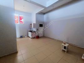 Edis Emlak'tan Kiralık Yakakent Merkezde 280 M2 Dükkan