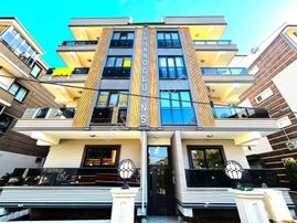 Serdaroğlu İnşaat Gayrimenkul'den꧂ön Cephe Ebeveyn Banyolu Daire