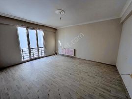 2+1 Doğalgazlı Ebeveyn Banyolu Büyük Geniş Kalite Kiralık Daire