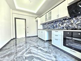 ꧁ay Emlak'tan꧂akçay Merkez'de Ara Kat Ön Cephe Ayrı Mutfaklı Asansörlü Satılık 2+1 Lüx Daire