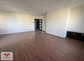 Büyükesat Mahallesi Uğur Mumcu Caddesi Kiralık Katta 3+1 Ofis