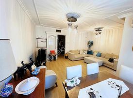 Karşıyaka Merkezde Bahriye Üçok Mah. Tadilatlı 3+1 Satılık Daire