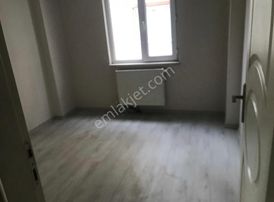 Harika Konumda Satılık 3 Balkonlu Geniş 2+1 Daire(mutfak Ayrı&wc