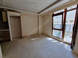 İzmir Çiğli Yeni Mh. Sıfır Satılık Arakat 1+1 Daire Cb Ph