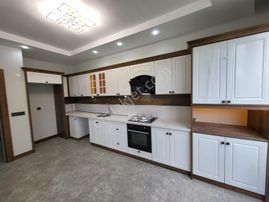 Akman'dan Kapalı Otoparklı Ayrı Mutfak 2+1 Satılık Sıfır Daire