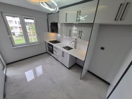 Poyraz Gayrimenkul'den Altınkum'da Satılık Deniz'e 50m Arakat 2+1 Daire