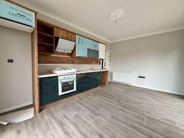 Yükselden Satılık Akçay Merkezde Bahçeli Full Ön Cephe Satılık 1+1 Daire