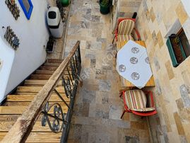 Datça Yazı Köy'de Eşyalı Satılık Avlulu Otantik 1+1 Taş Ev