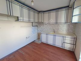 Karabağlar Günaltay Mah. 2+1 120 M2 Doğalğazlı Kiralık Ev