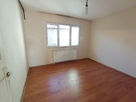 Karabağlar Günaltay Mah. 2+1 120 M2 Doğalğazlı Kiralık Ev