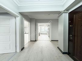 Esenyurt Mehterçeşme Mahallesinde Sade Dekorlu 2+1 Asansörlü Yeni Binada Arakat Daire