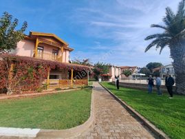 Seferihisar Ürkmez De 3+1 Havuzlu Site İçerisinde Satılık Villa