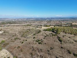 Pamukçu' Da Pınar Şırıltısında Manzaralı Tarla
