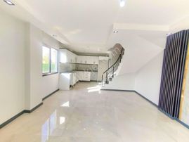 Kartallar'dan Merkezi Konumda Saray Yavrusu 4+1 Villa