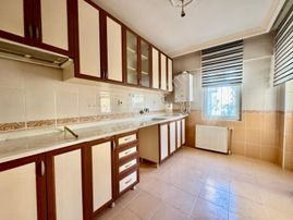 İmir Emlak'tan Pursaklar Merkez'dehastane Yak.3+1 Y.giriş 125m²