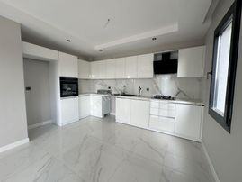 💥 Güç Gayrimenkul'den Akçay'da Denize 550m Bahçeli Havuzlu Ultra Lüx 1+1 Daire