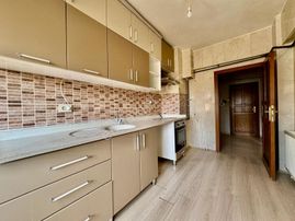 İmir Emlak'tan Bu Fiyat Kaçmaz Merkezde Katta G.cephe 3+1 Daire