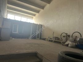 4 Sanayi Sitesinde 75 M2 Yarım Dükkan